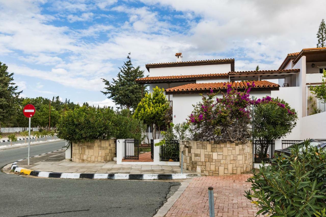 Villa Papaya Residence Paphos Buitenkant foto